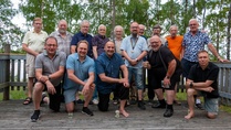 Taas Leppikarvon majalla. Kalajoen Rotaryklubi vietti vitjojenluovutus- ja vallanvaihtoiltaa upeissa olosuhteissa 1.7.2022. 