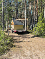 Tässä on totiset paikat, sillä Hajatuote roudaa perin hankalia polkuja pikin kotalaavun puolikasta Pleunaan