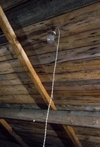 Vanhaa sähköasennusta