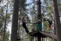 Anna nauttii seikkailupiusto Pakan antimista.