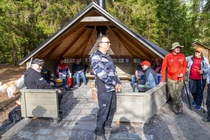 Presidentin ollessa valtiovierailulla, vieraat vastaanotti tuleva presidentti Tarmo Hihnala