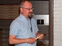 Kokemuksesta tiedetään, että pastpresintin nuijan vastaanottaminen on mieltä ylentävä hetki. 