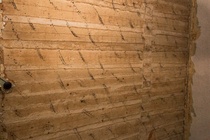 Seinistä löytyi roiskemaalausta