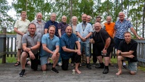 Taas Leppikarvon majalla. Kalajoen Rotaryklubi vietti vitjojenluovutus- ja vallanvaihtoiltaa upeissa olosuhteissa 1.7.2022.